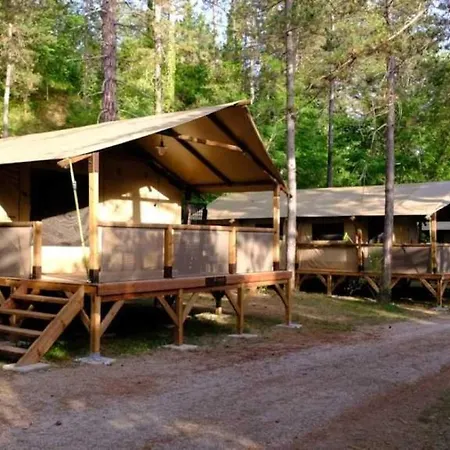 4 Etoiles - Piscine - Ccaific Die