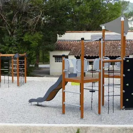 4 Etoiles - Piscine - Ccaific * Die