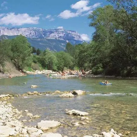 4 Etoiles - Piscine - Ccaific