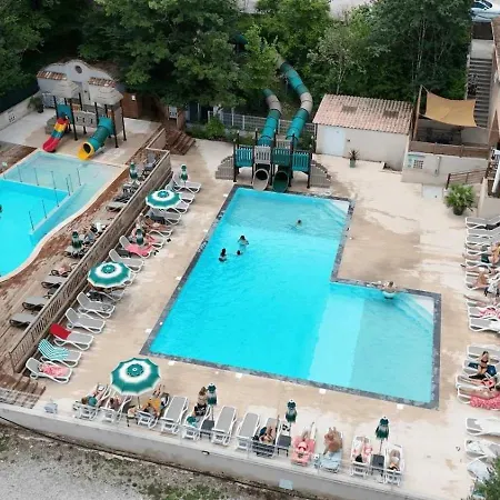 4 Etoiles - Piscine - Ccaific *