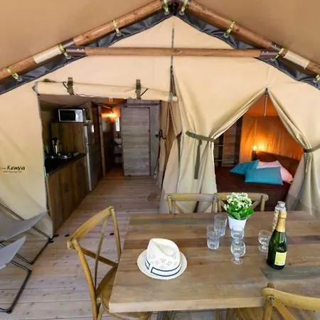 Campsite 4 Etoiles - Piscine - Ccaific