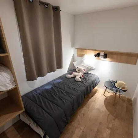 4 Etoiles - Piscine - Ccaific * Die