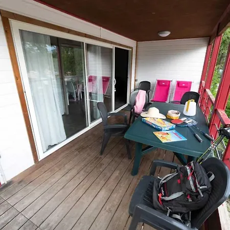 4 Etoiles - Piscine - Ccaific