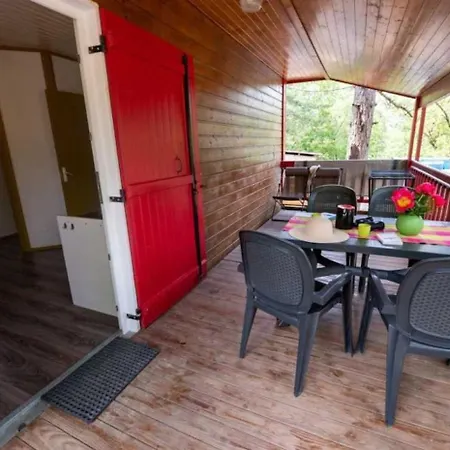 4 Etoiles - Piscine - Ccaific * Die